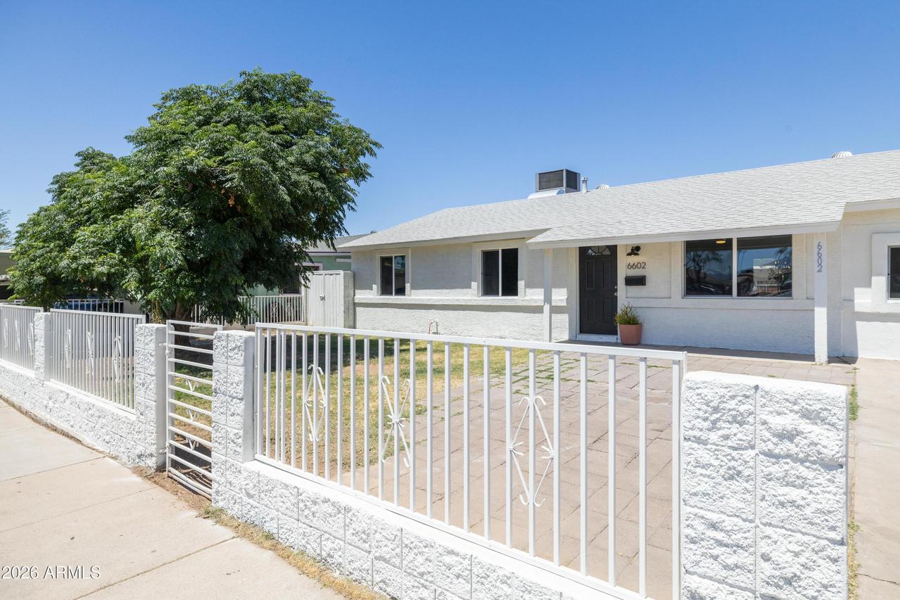 6602 W Holly St., Phoenix, AZ 85035