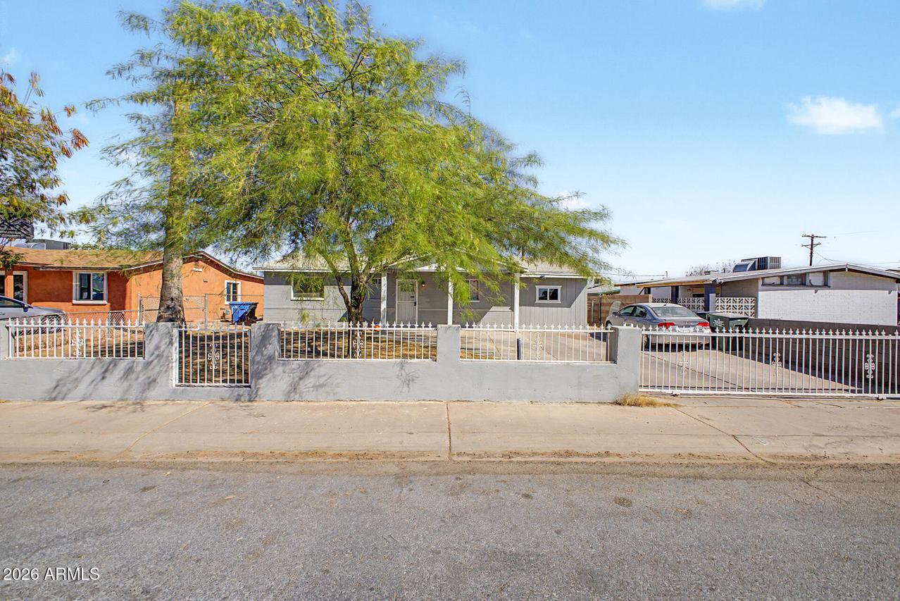 2073 W Chambers St., Phoenix, AZ 85041