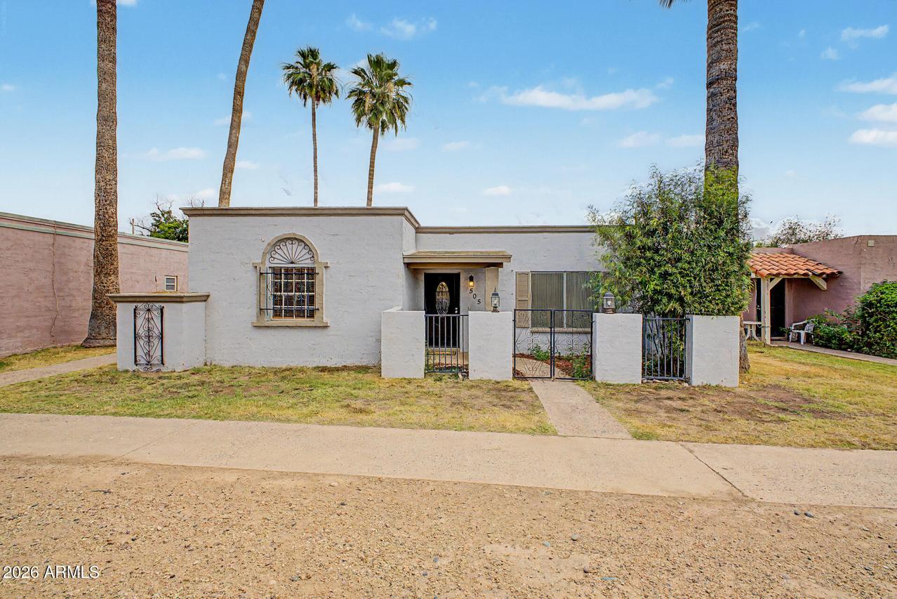 505 N Hobson Plz., Mesa, AZ 85203