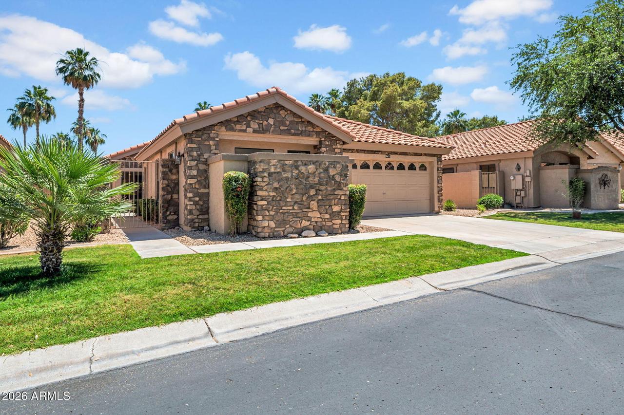 9411 W Kerry Ln., Peoria, AZ 85382