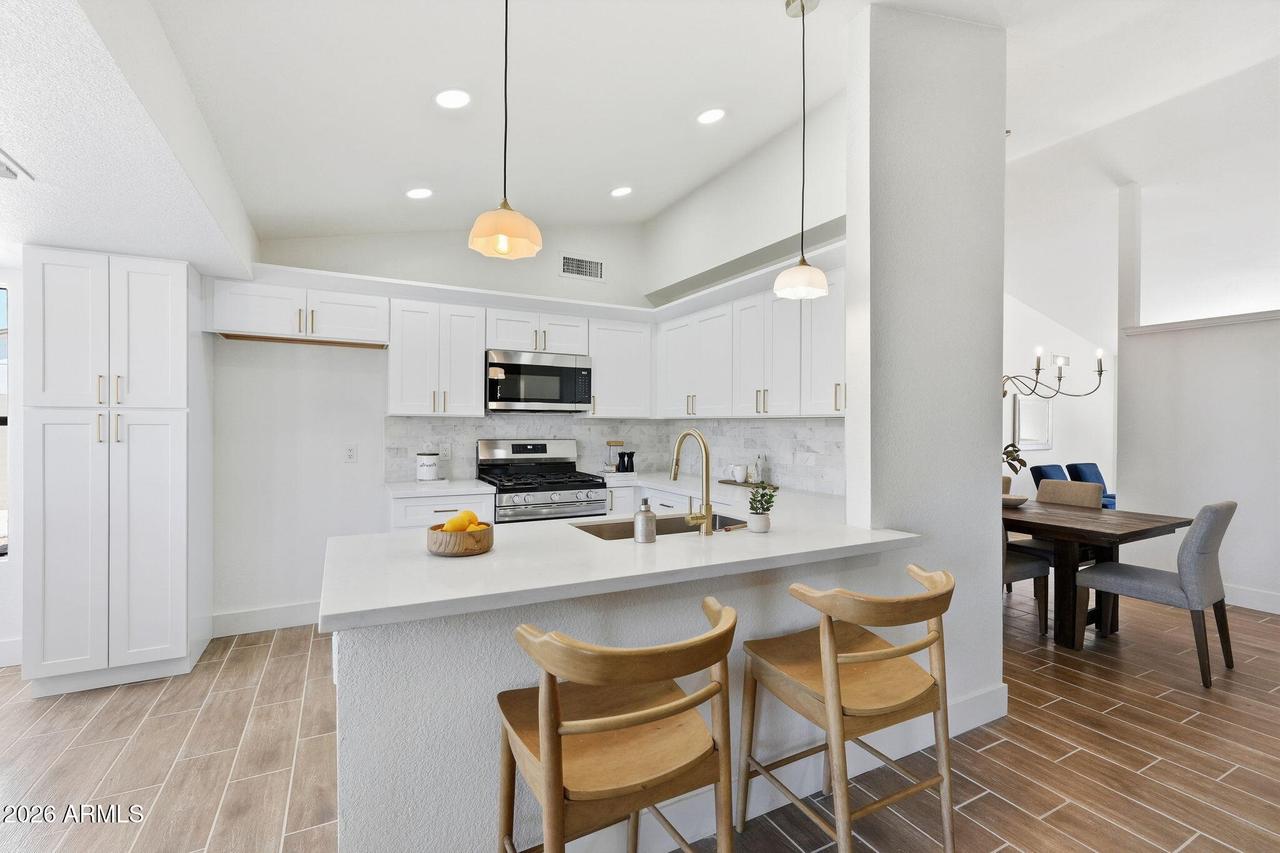 6226 N 88th Ave., Glendale, AZ 85305