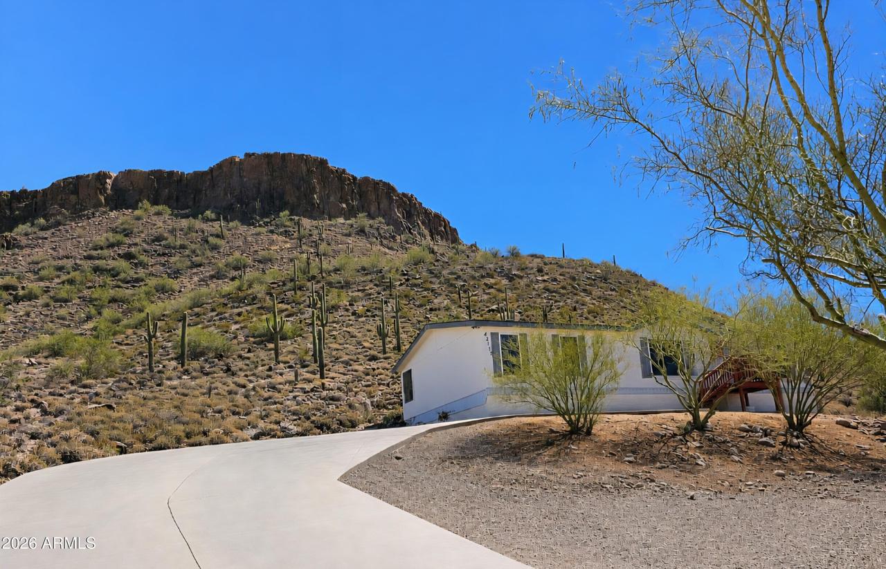 42117 N 10th St., Phoenix, AZ 85086