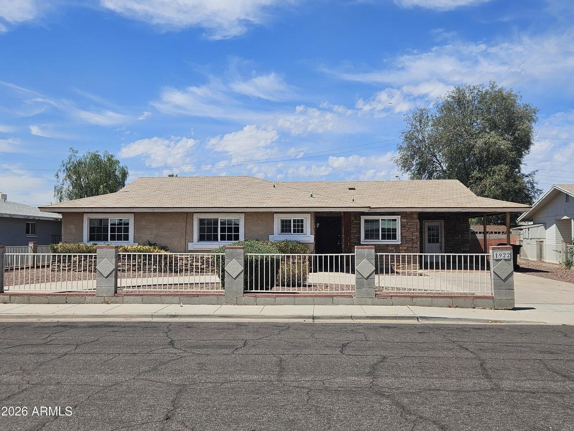 1922 E 1st Ave., Mesa, AZ 85204