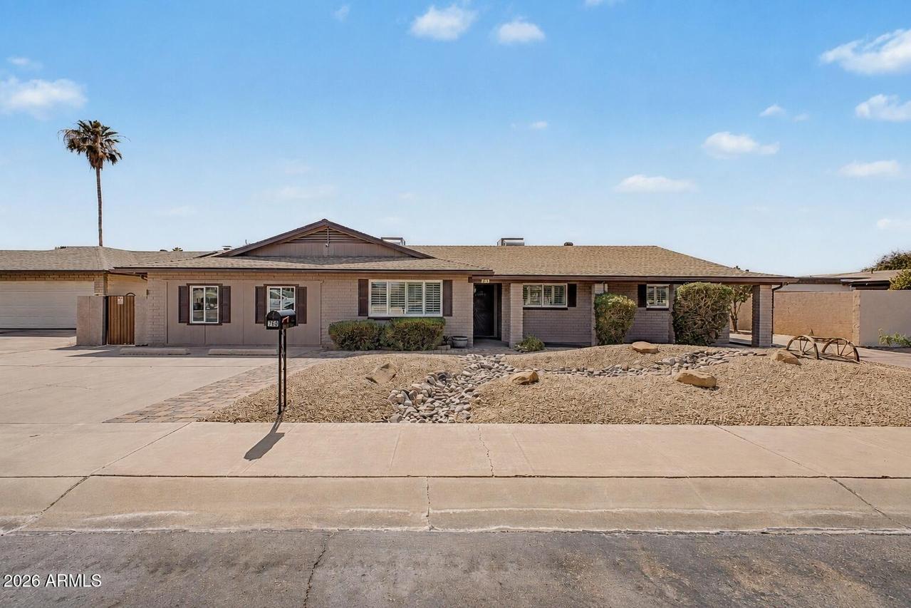 760 N Comanche Dr., Chandler, AZ 85224