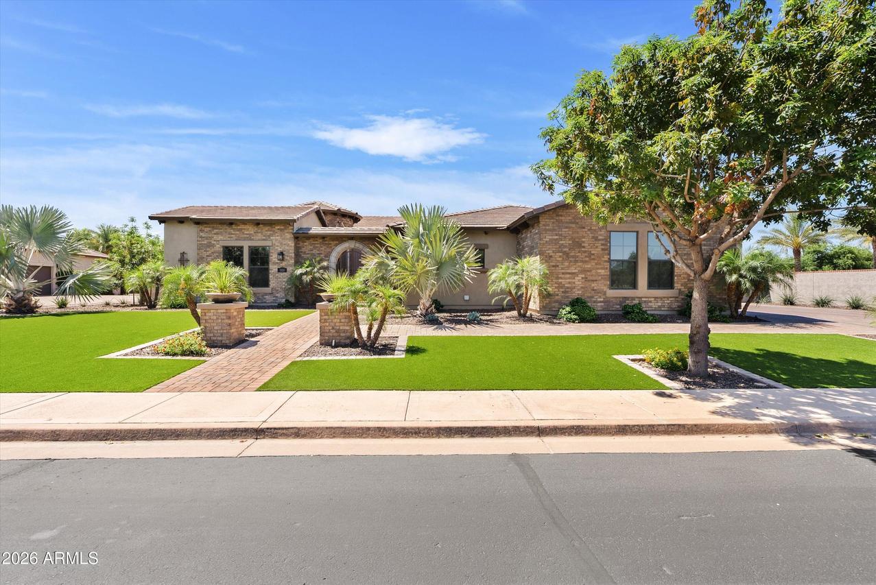 3325 E Knoll St., Mesa, AZ 85213
