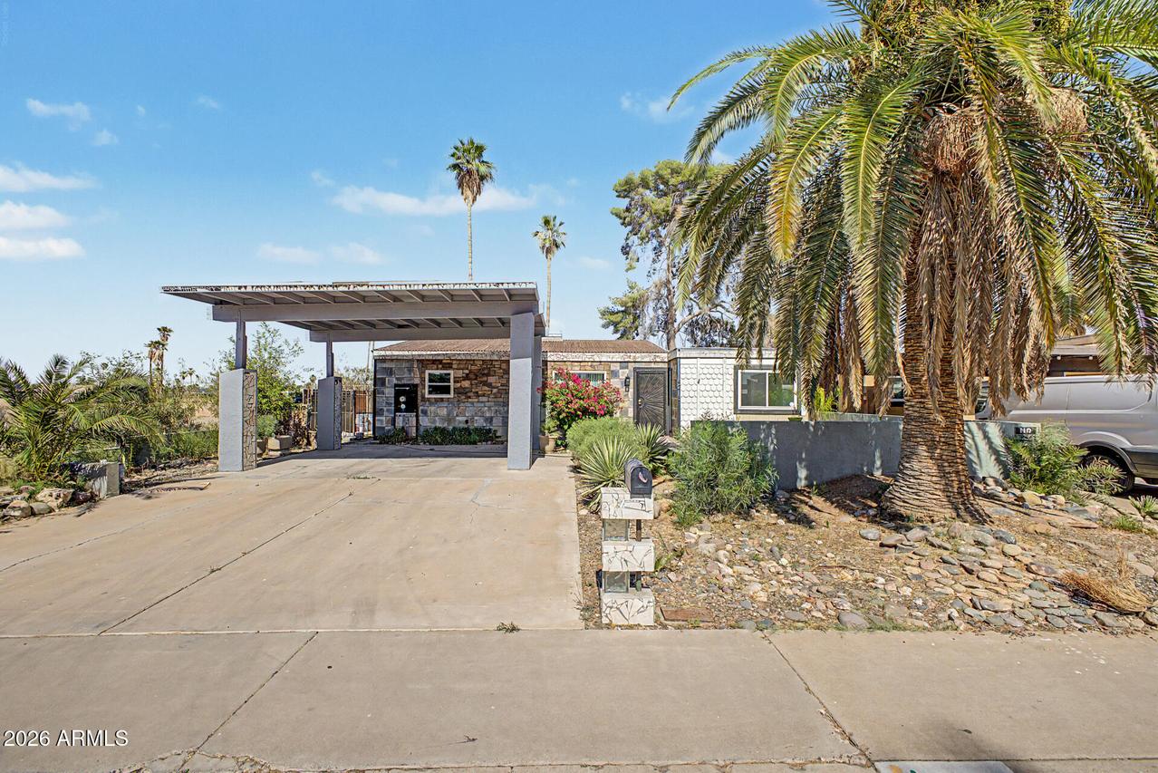 4215 N 105th Ave., Phoenix, AZ 85037