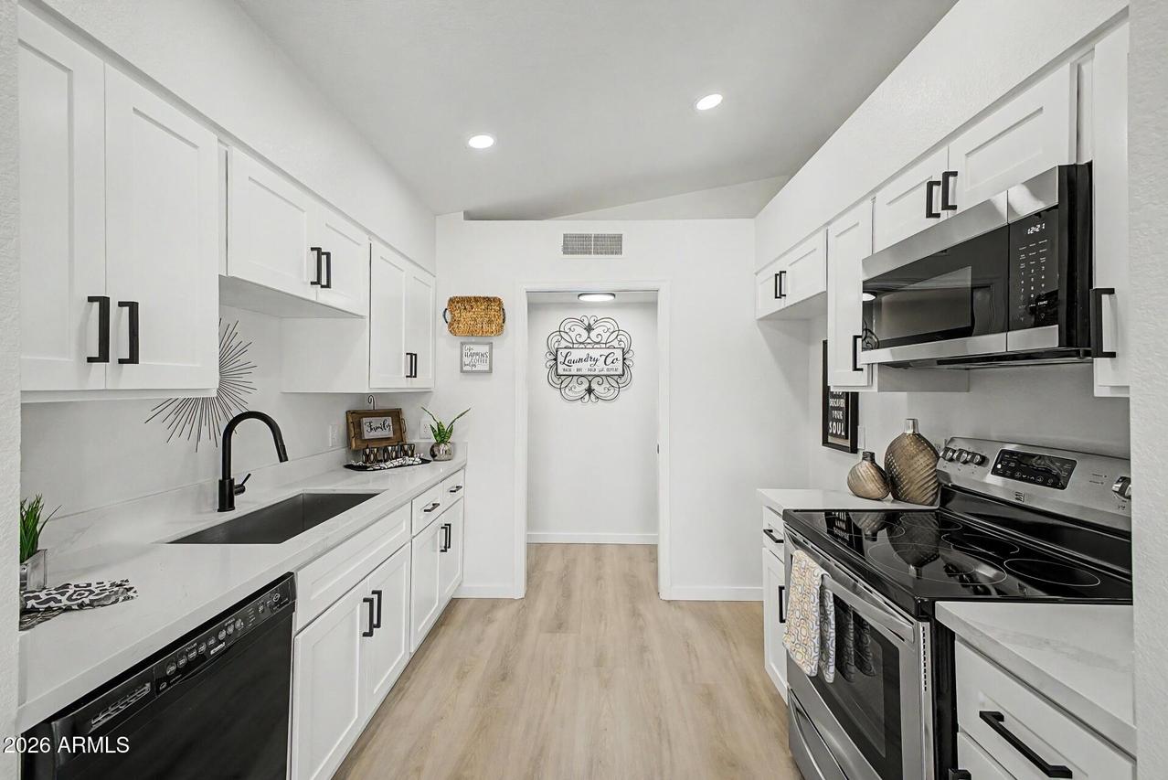 3660 W Bluefield Ave., Glendale, AZ 85308