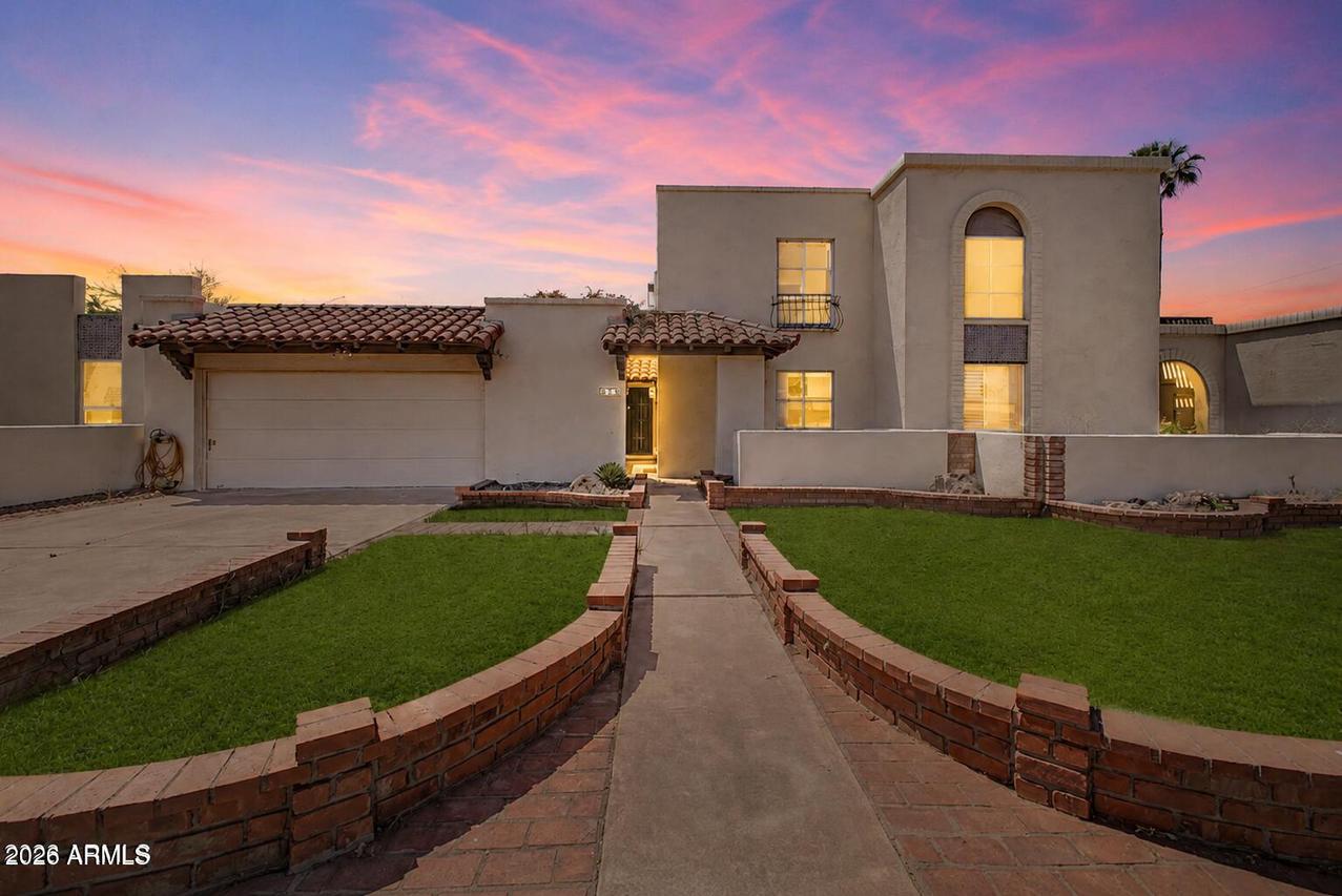913 E Laguna Dr., Tempe, AZ 85282