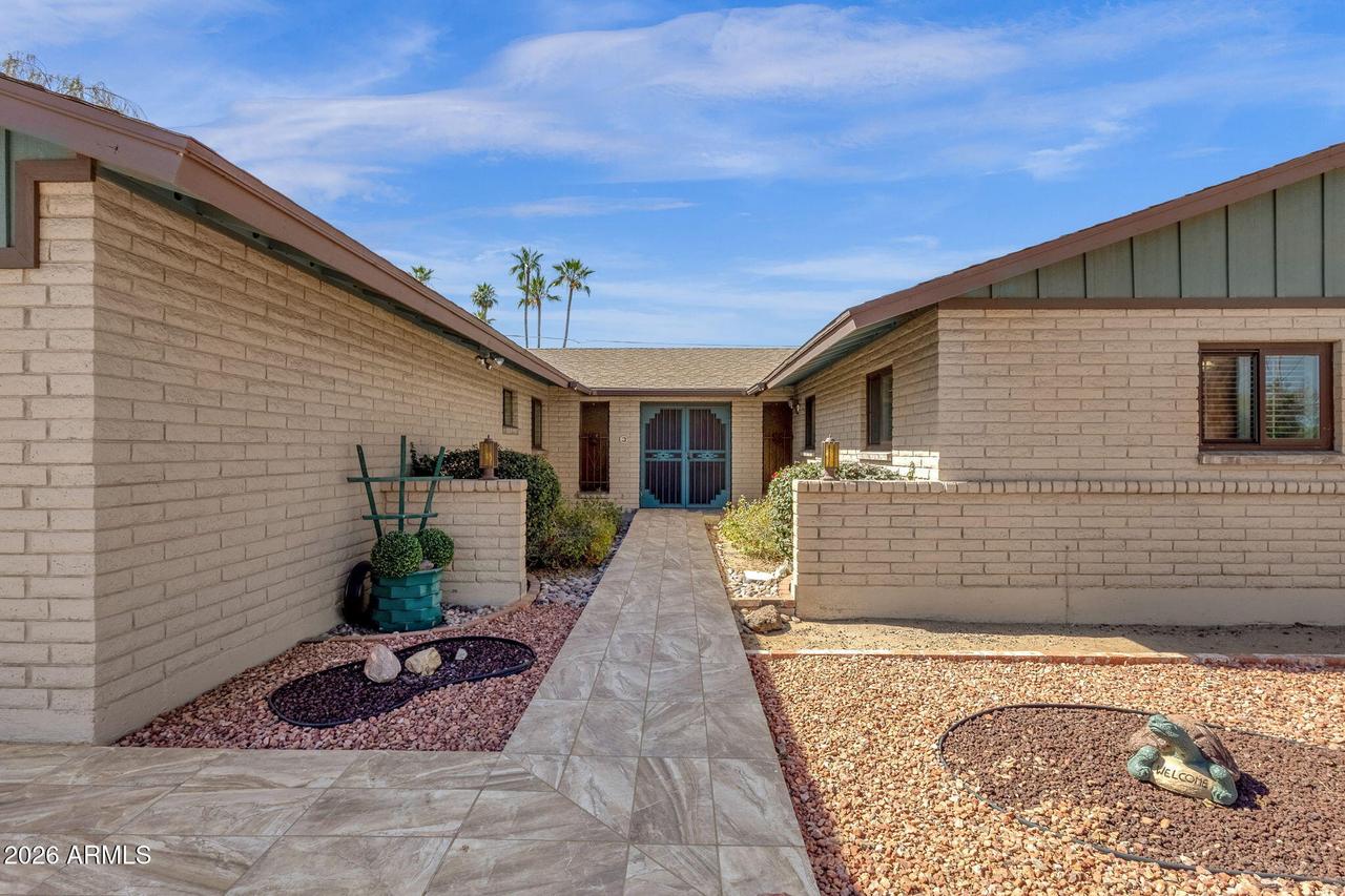 709 E Royal Palm Rd., Phoenix, AZ 85020