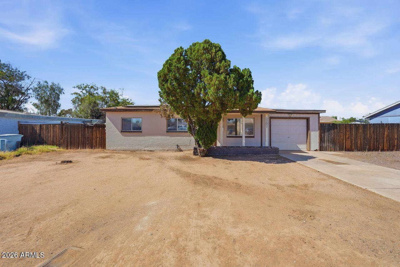 3202 W Acapulco Ln., Phoenix, AZ 85053