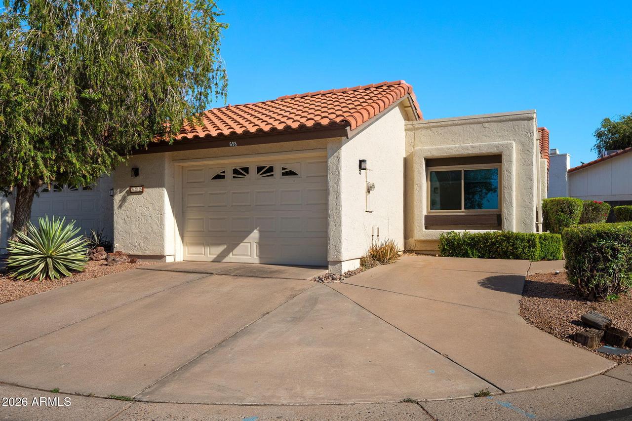 698 Leisure World, Mesa, AZ 85206