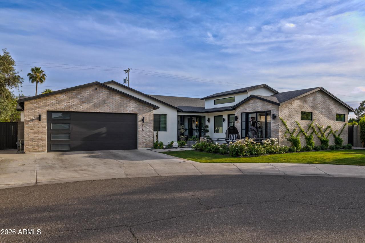 215 E Ashwood Pl., Phoenix, AZ 85012