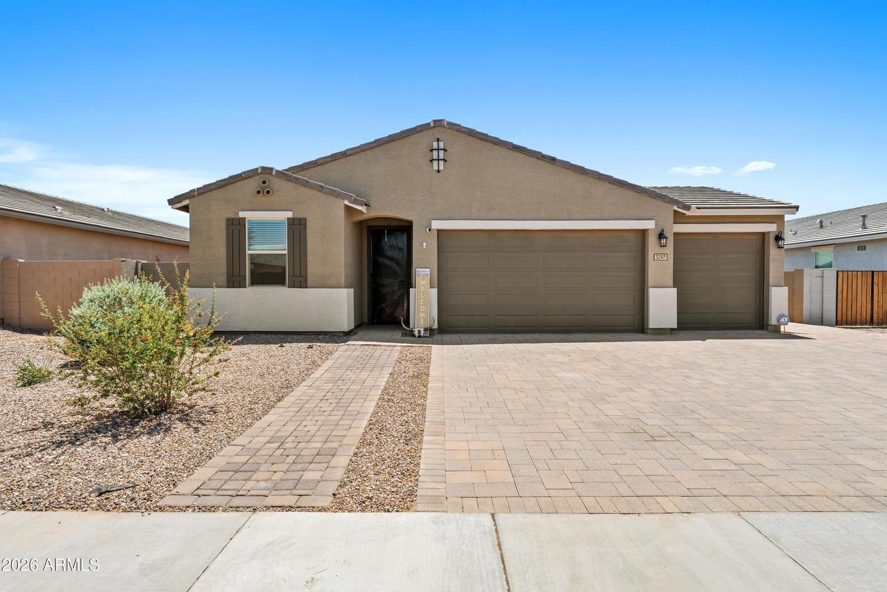 3297 E Luna Dr., San Tan Valley, AZ 85143