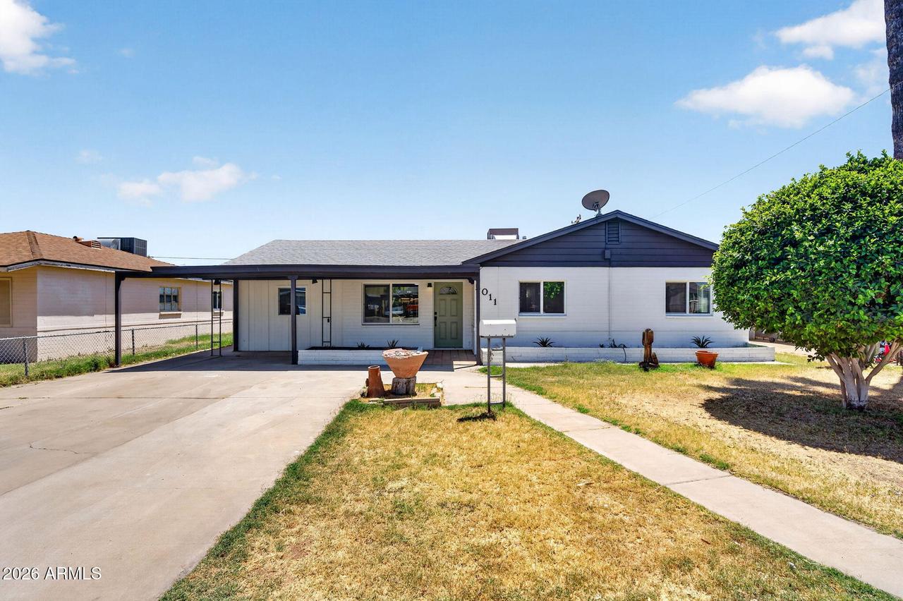 5011 W Flynn Ln., Glendale, AZ 85301