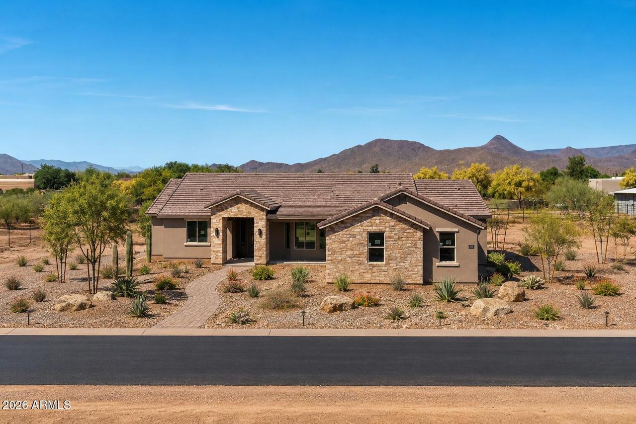 2009 W Lucky Ln., Queen Creek, AZ 85144