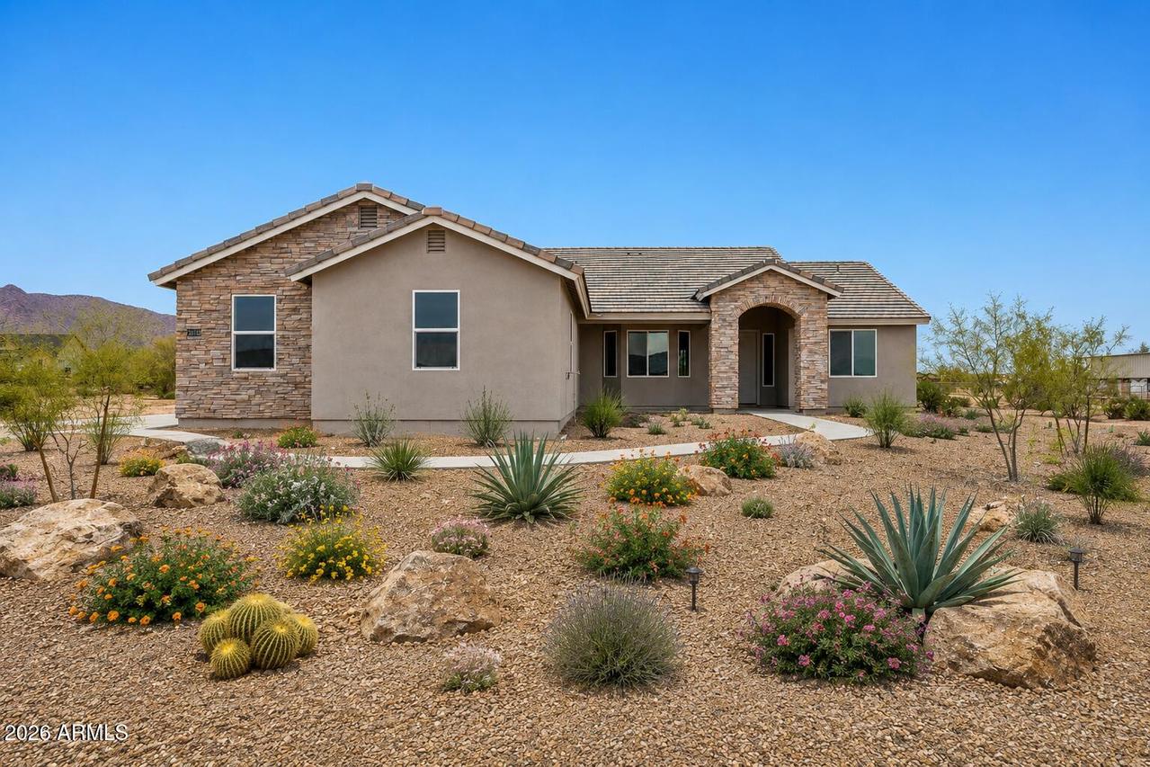 2010 W Lucky Ln., Queen Creek, AZ 85144