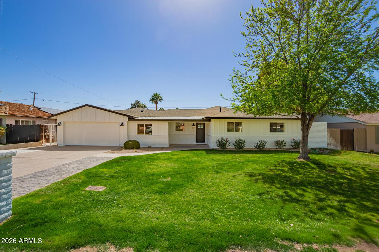 829 E Desert Park Ln., Phoenix, AZ 85020