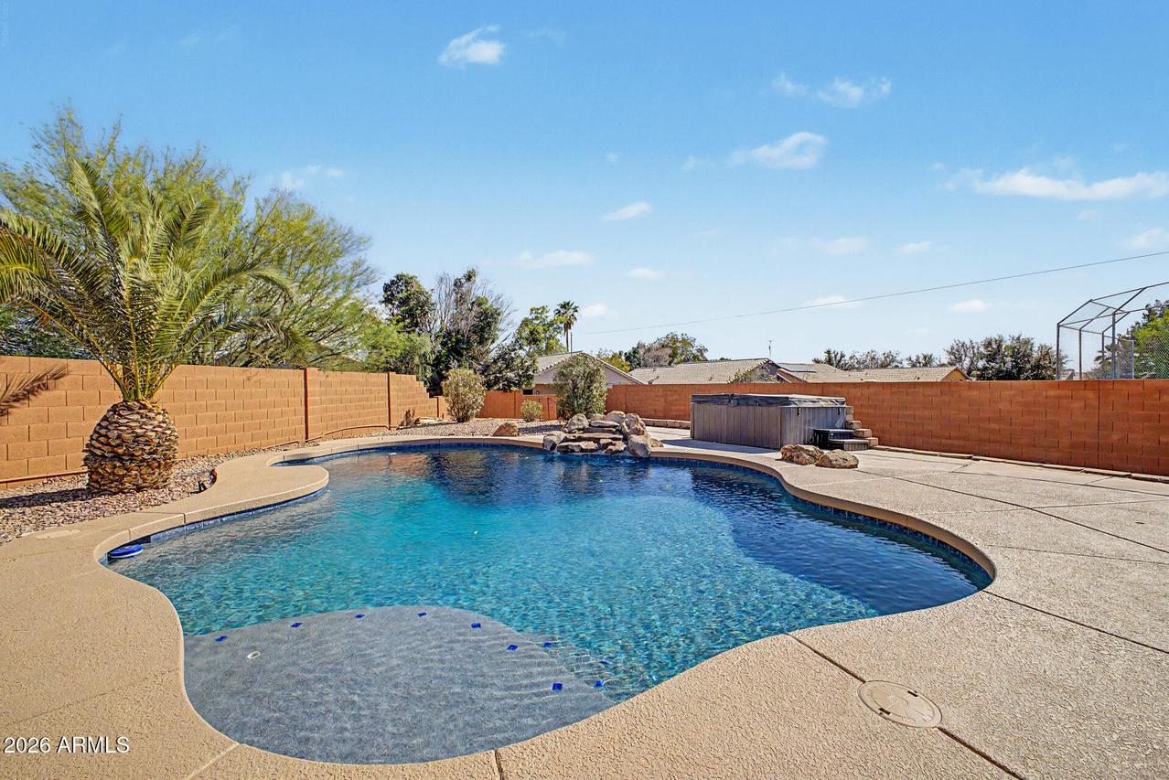 6302 N 69th Dr., Glendale, AZ 85303