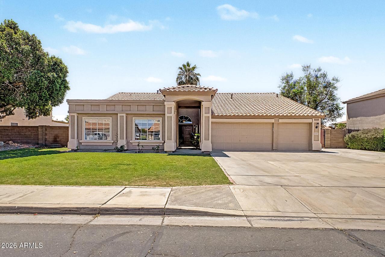 8005 W Caribbean Ln., Peoria, AZ 85381
