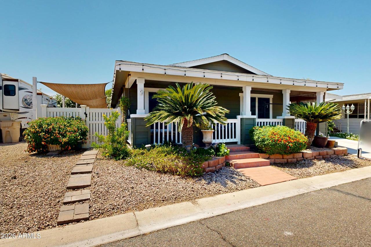 10960 N 67th Ave. #114, Glendale, AZ 85304