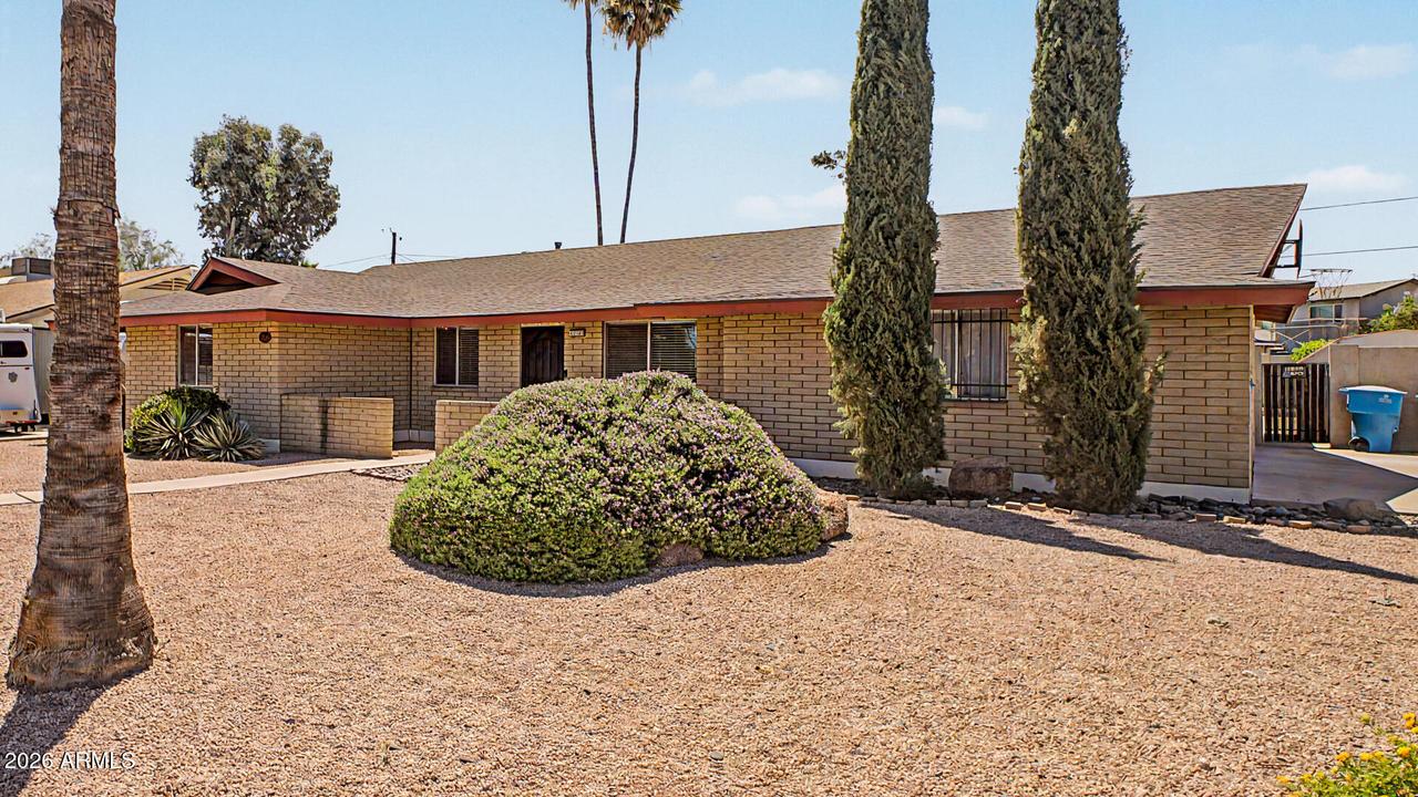 3827 E Shangri La Rd., Phoenix, AZ 85028