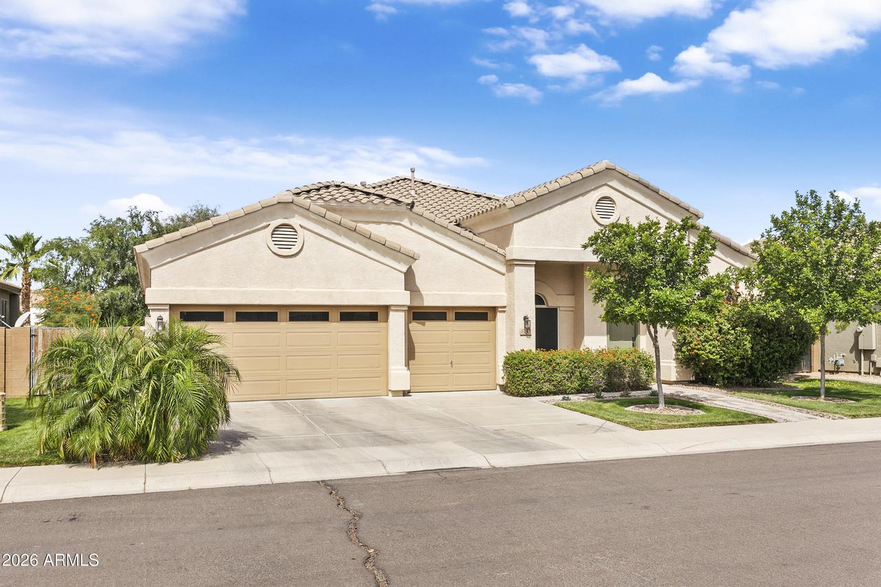 8230 S 34th Dr., Laveen, AZ 85339