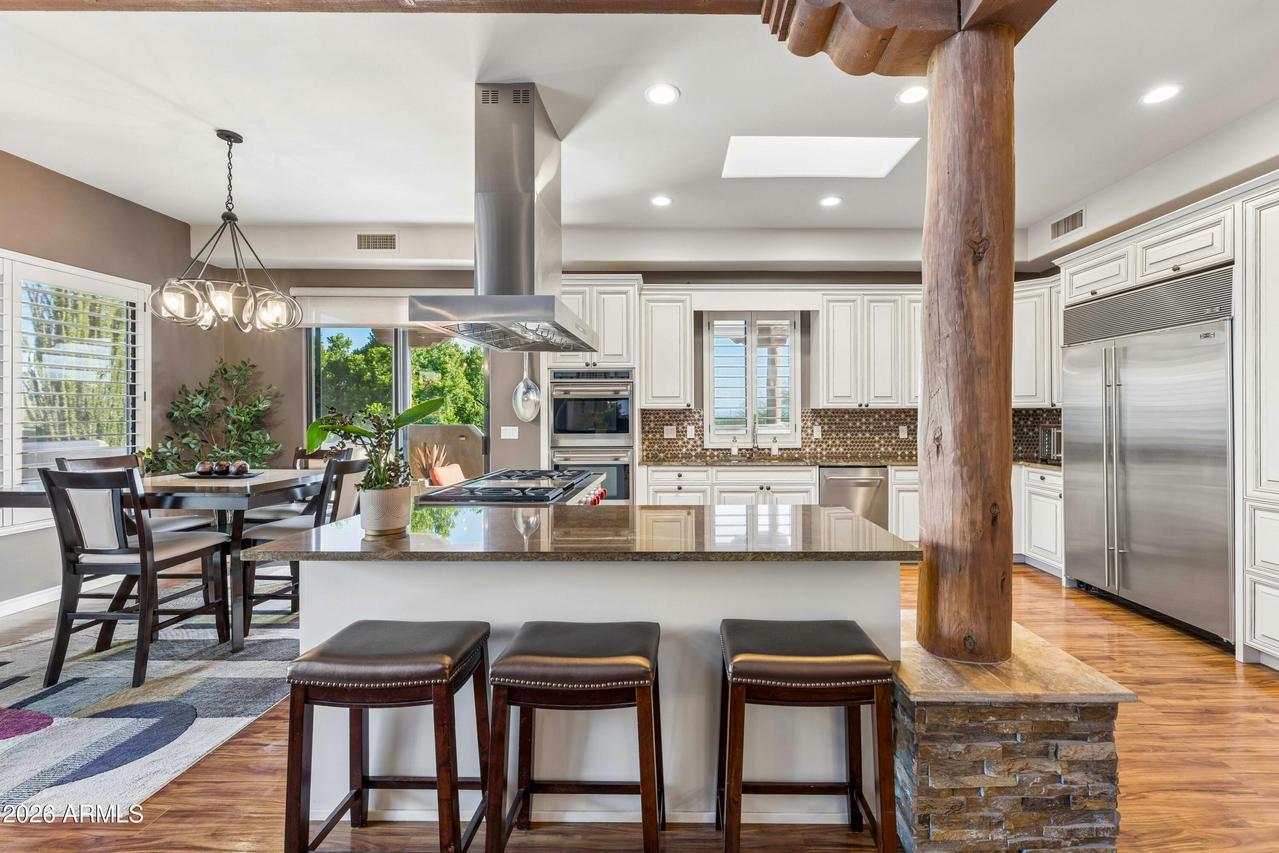 2466 E Glenhaven Dr., Phoenix, AZ 85048