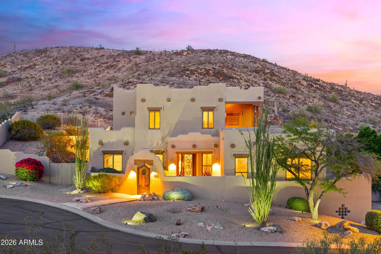 2466 E Glenhaven Dr., Phoenix, AZ 85048
