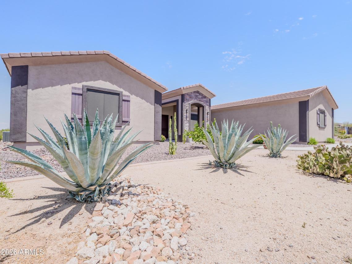 40130 N 7th St., Phoenix, AZ 85086