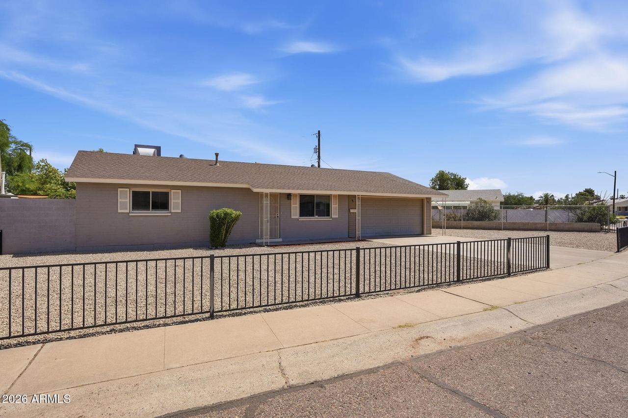 3714 W Echo Ln., Phoenix, AZ 85051