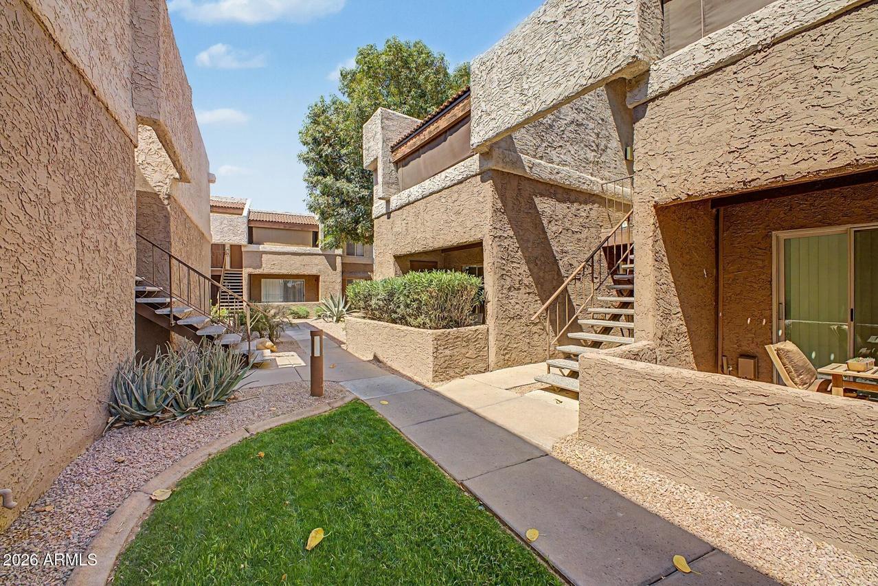 4554 E Paradise Village Pkwy. #156, Phoenix, AZ 85032