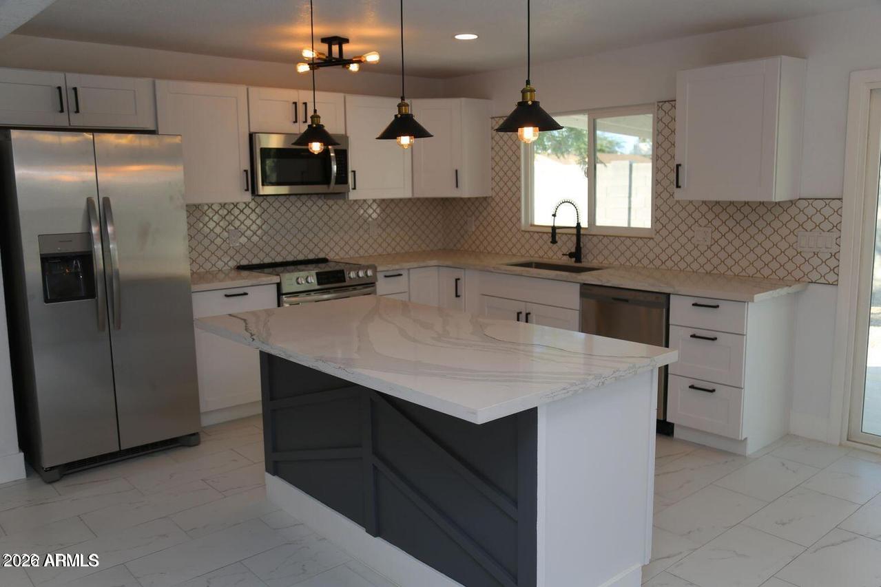 15244 N 38th St., Phoenix, AZ 85032