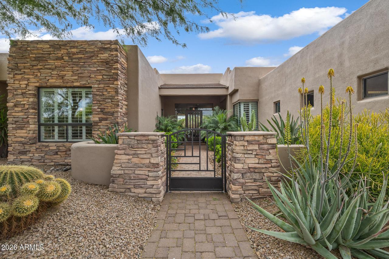 10949 E Dale Ln., Scottsdale, AZ 85262