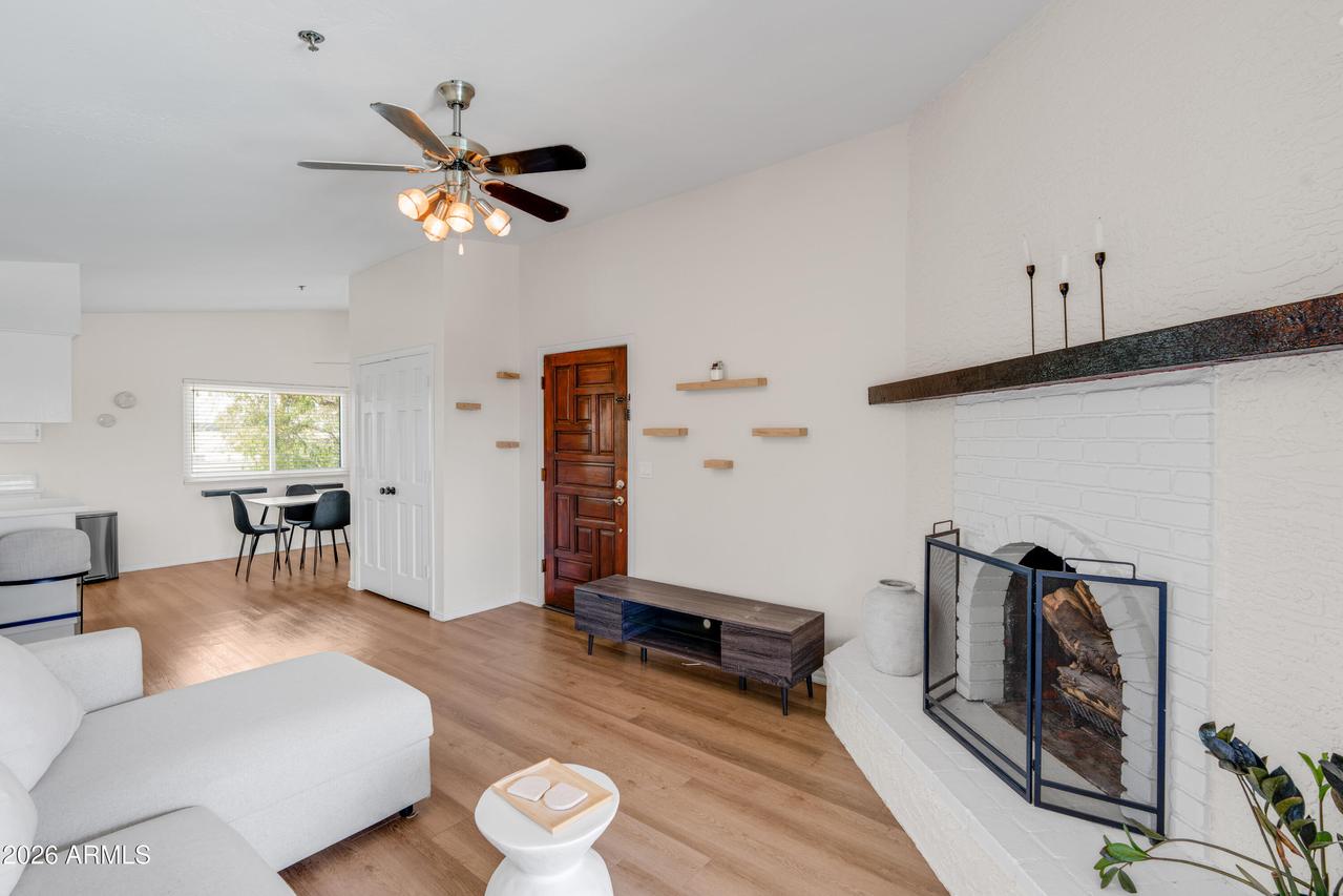 3031 N Civic Center Plz. #307, Scottsdale, AZ 85251