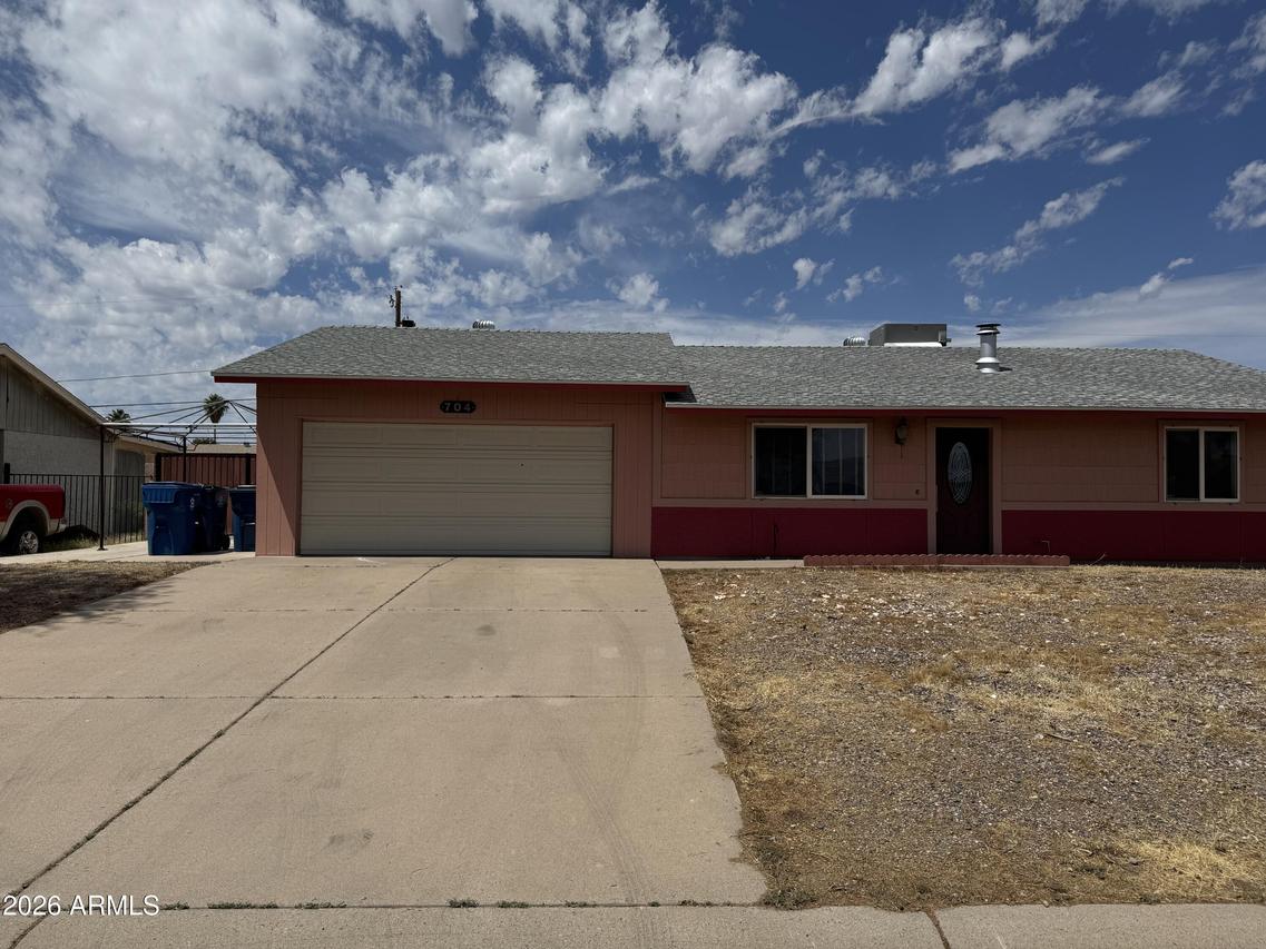 704 E Peppertree Ave., Apache Junction, AZ 85119