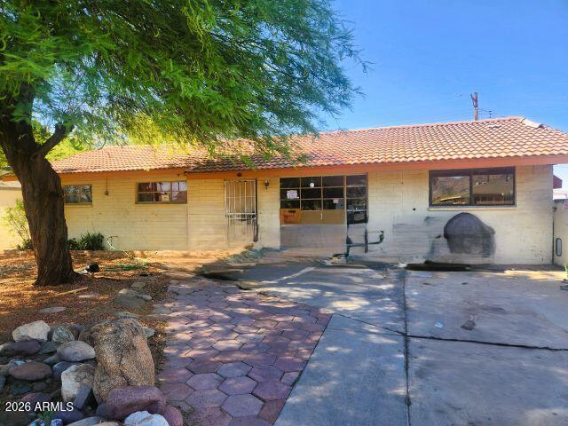 718 E Carter Rd., Phoenix, AZ 85042