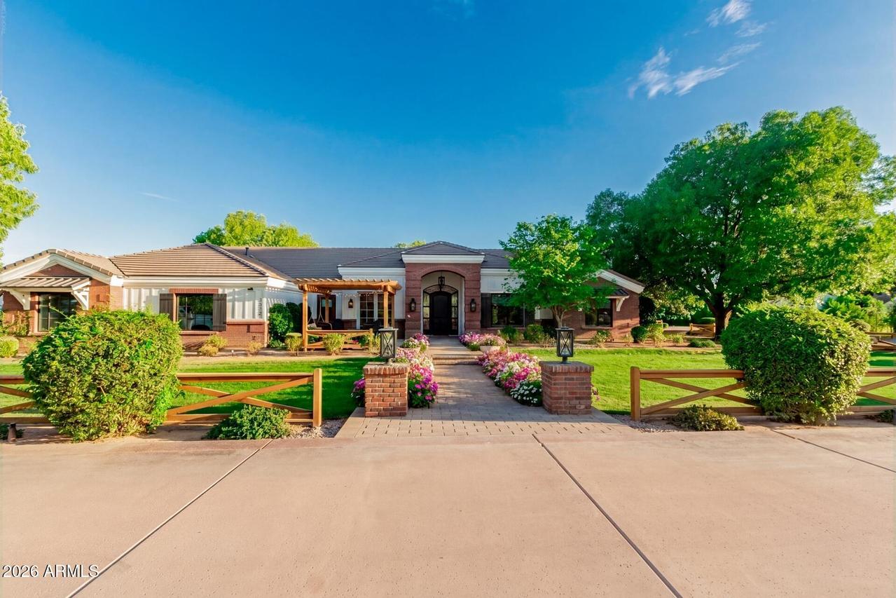 2677 E Queen Creek Rd., Gilbert, AZ 85297