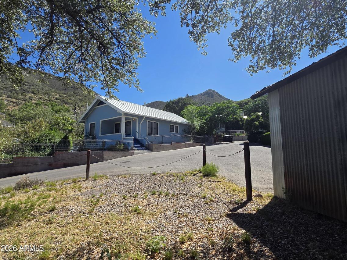 404 Roberts Ave., Bisbee, AZ 85603