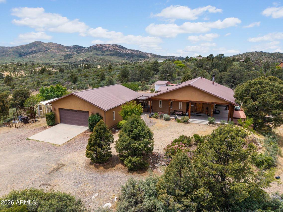 17495 W Ravens Nook, Peeples Valley, AZ 86332