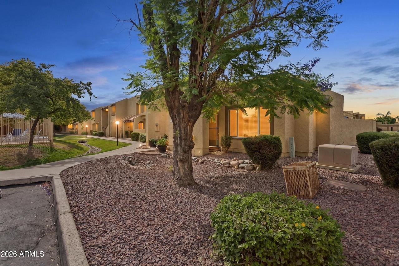 5836 W Winchcomb Dr., Glendale, AZ 85306