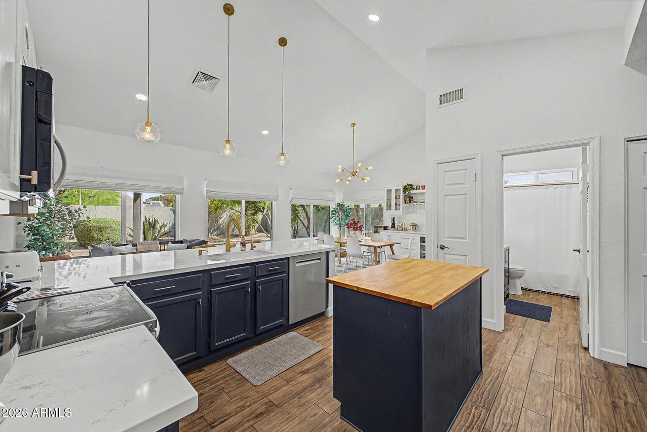 6314 W Del Rio St., Chandler, AZ 85226
