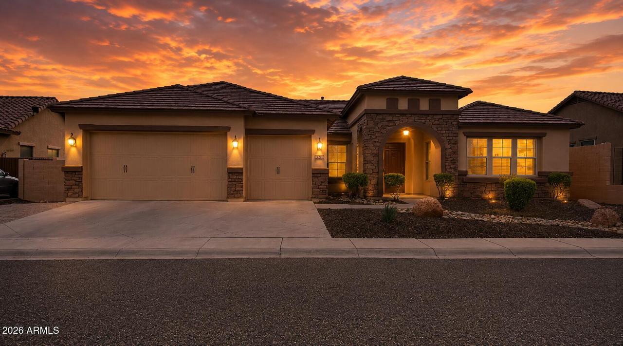 25609 N 55th Dr., Phoenix, AZ 85083
