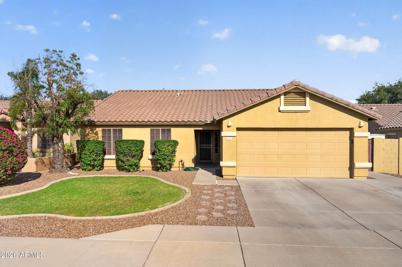 653 S Esmeralda, Mesa, AZ 85208