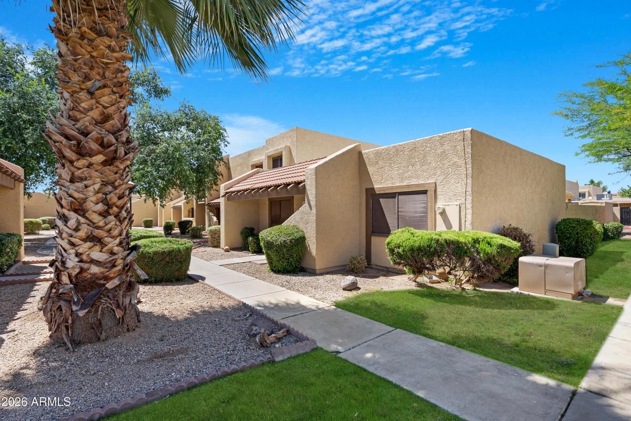 5803 W Gelding Dr., Glendale, AZ 85306