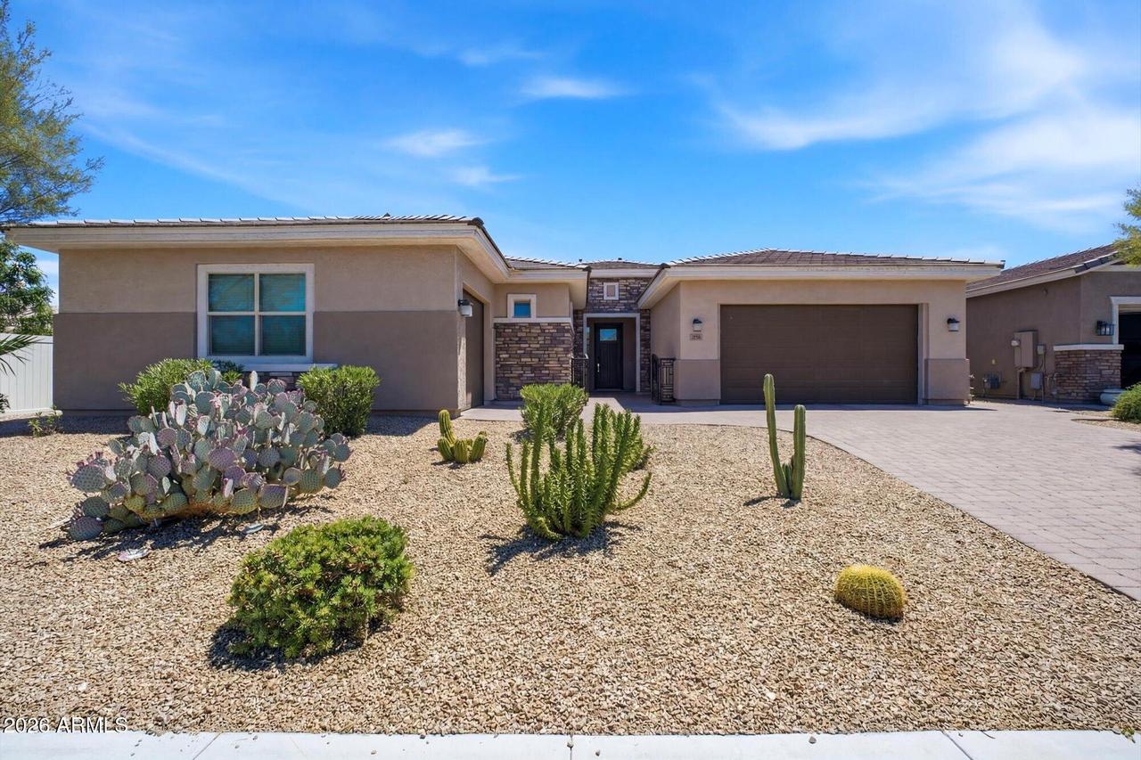 2525 E Pleasant Ln., Phoenix, AZ 85042