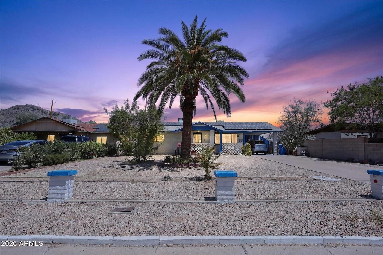 806 E Mountain View Rd., Phoenix, AZ 85020
