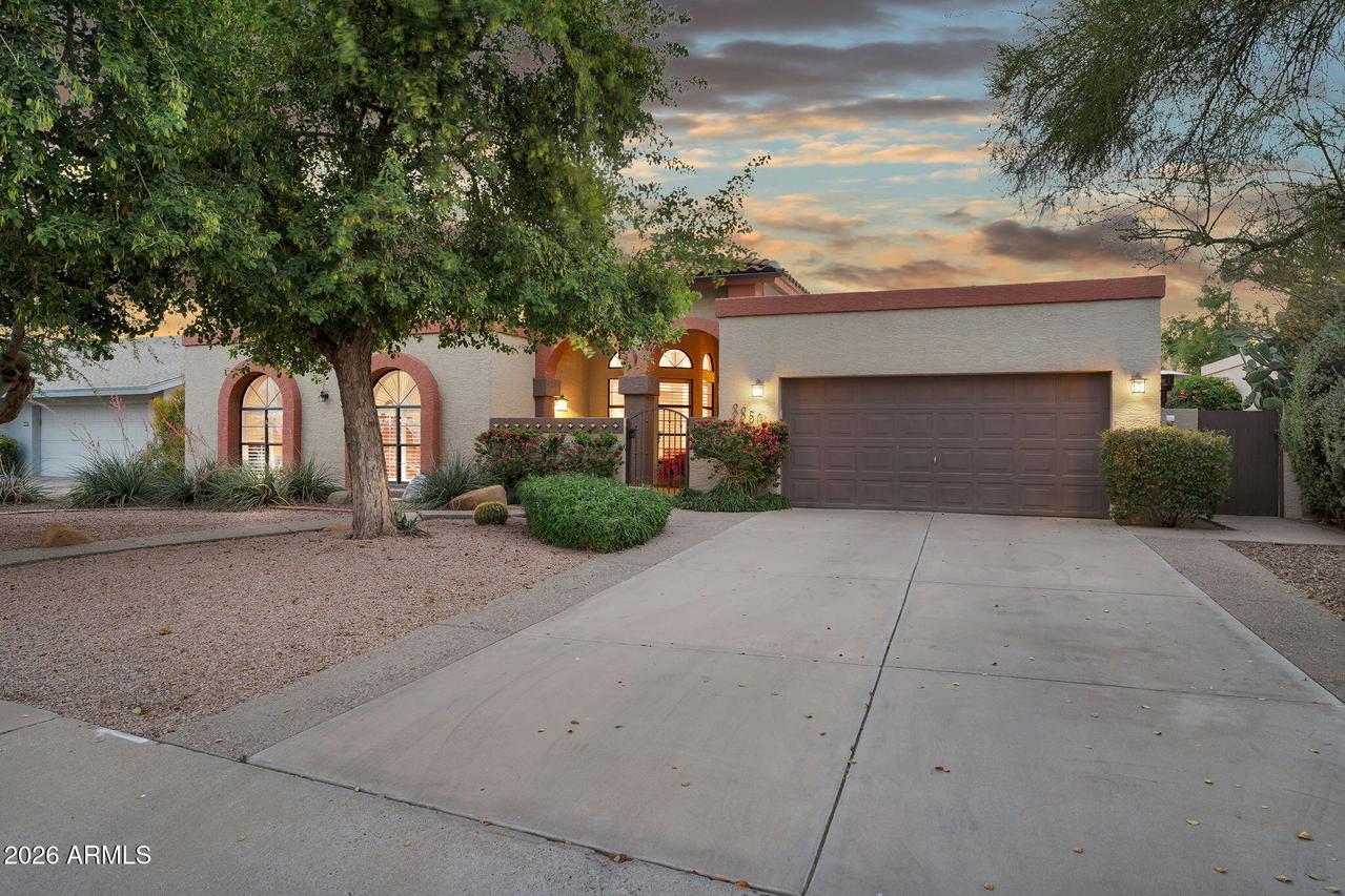 8850 S Los Feliz Dr., Tempe, AZ 85284