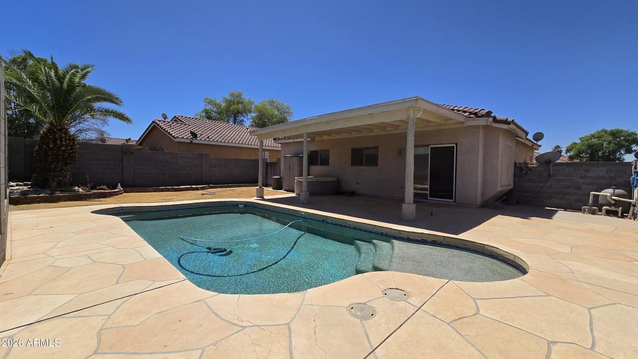 10554 W Louise Dr., Peoria, AZ 85383
