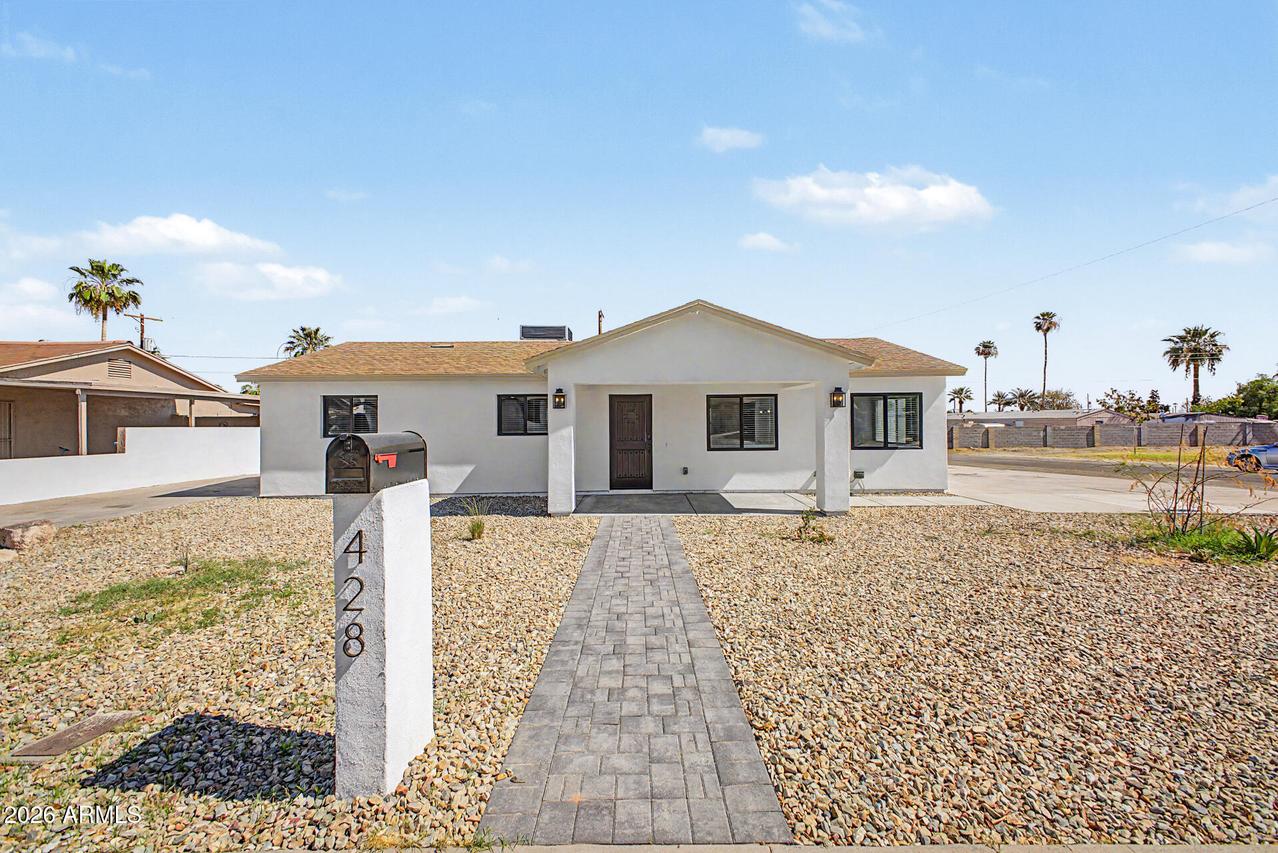 428 E Desert Dr., Phoenix, AZ 85042