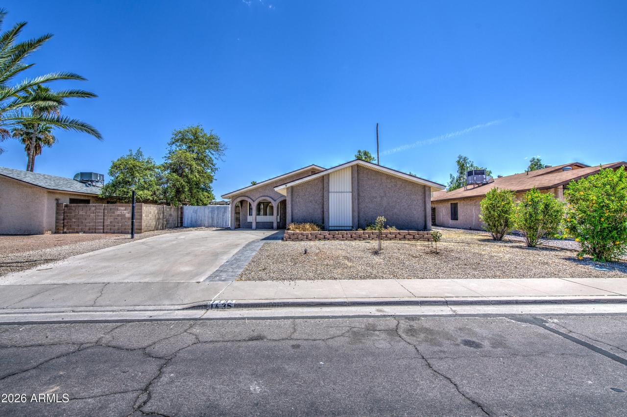 1435 S Date, Mesa, AZ 85210